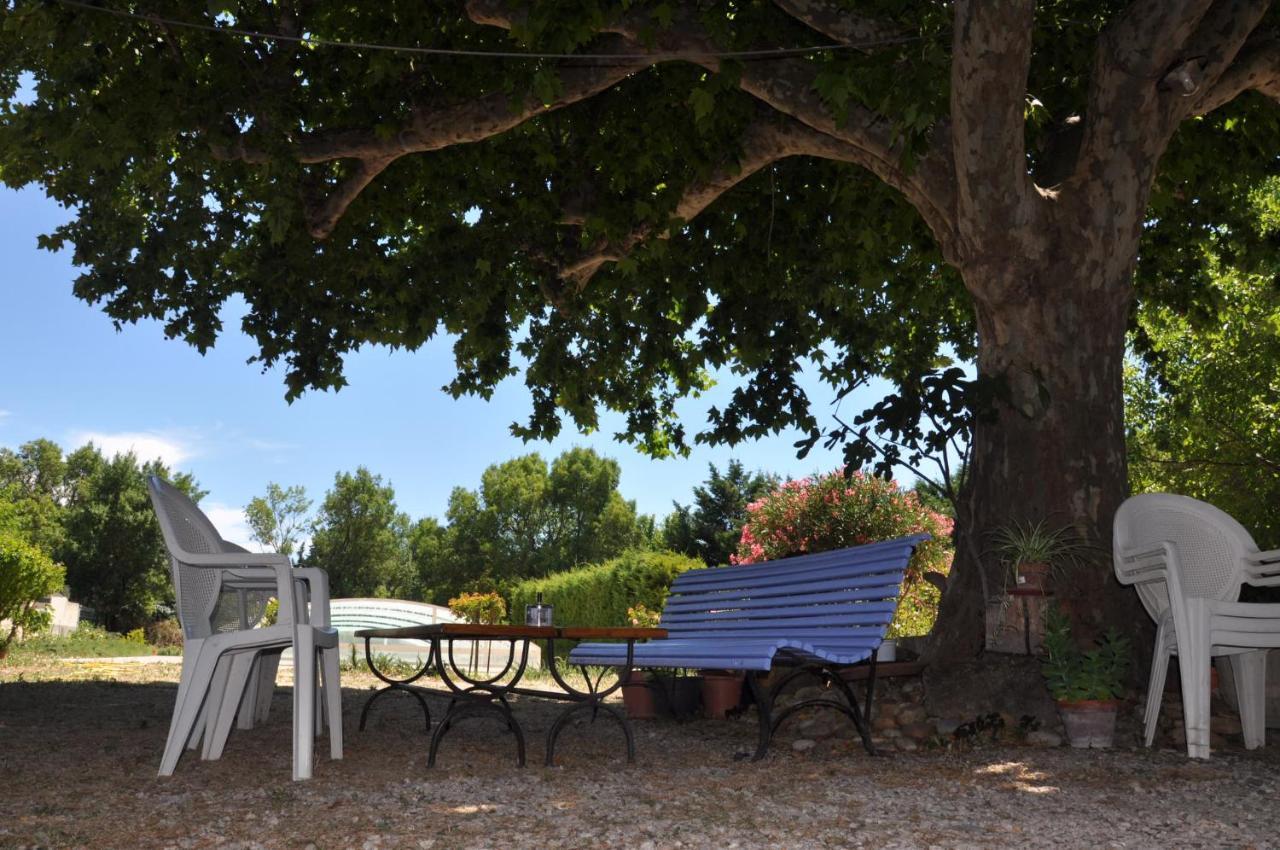 מלון Entraigues-sur-la-Sorgue La Ferme De Tonton Jules 2 מראה חיצוני תמונה